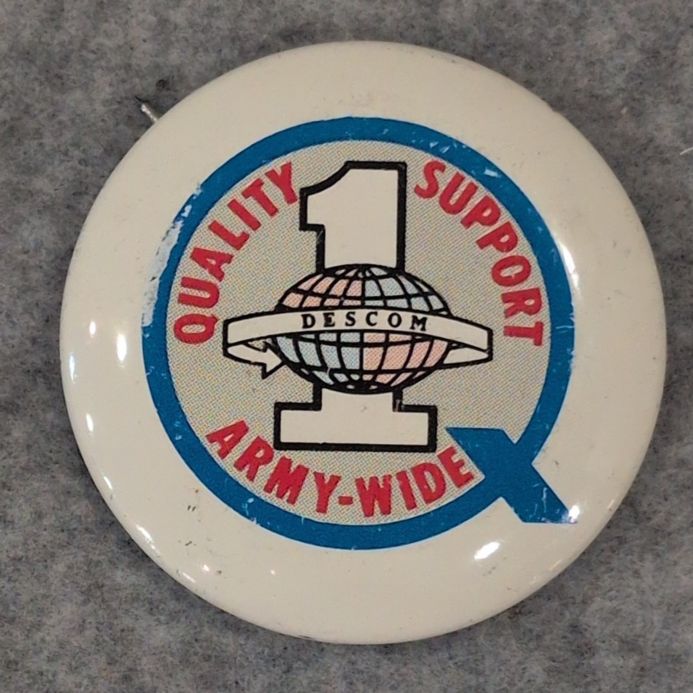 Vintage DESCOM Army Wide Quality Support 1 Global Logo Pin Badge - Picture 1 of 2